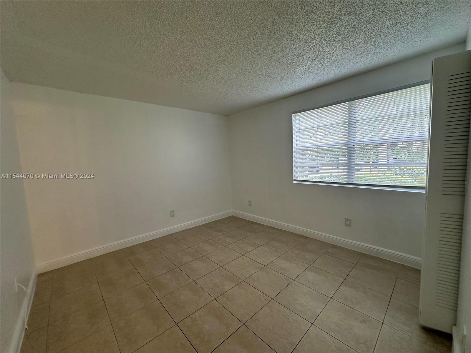 Pompano Beach, Florida 33069, 2 Bedrooms Bedrooms, ,2 BathroomsBathrooms,Residentiallease,For Rent,A11544070