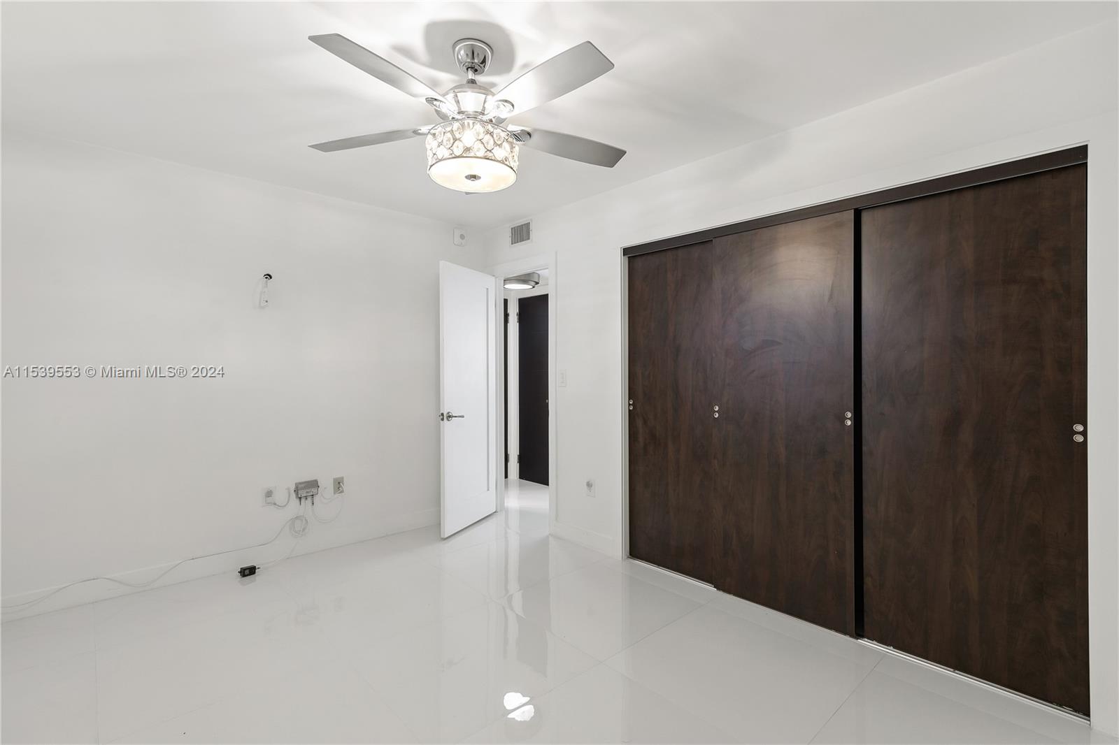 21085 NE 34th Ave 203-1, Aventura, Florida 33180, 2 Bedrooms Bedrooms, ,2 BathroomsBathrooms,Residential,For Sale,21085 NE 34th Ave 203-1,A11539553