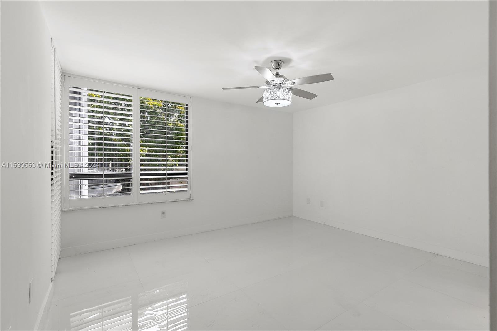 21085 NE 34th Ave 203-1, Aventura, Florida 33180, 2 Bedrooms Bedrooms, ,2 BathroomsBathrooms,Residential,For Sale,21085 NE 34th Ave 203-1,A11539553