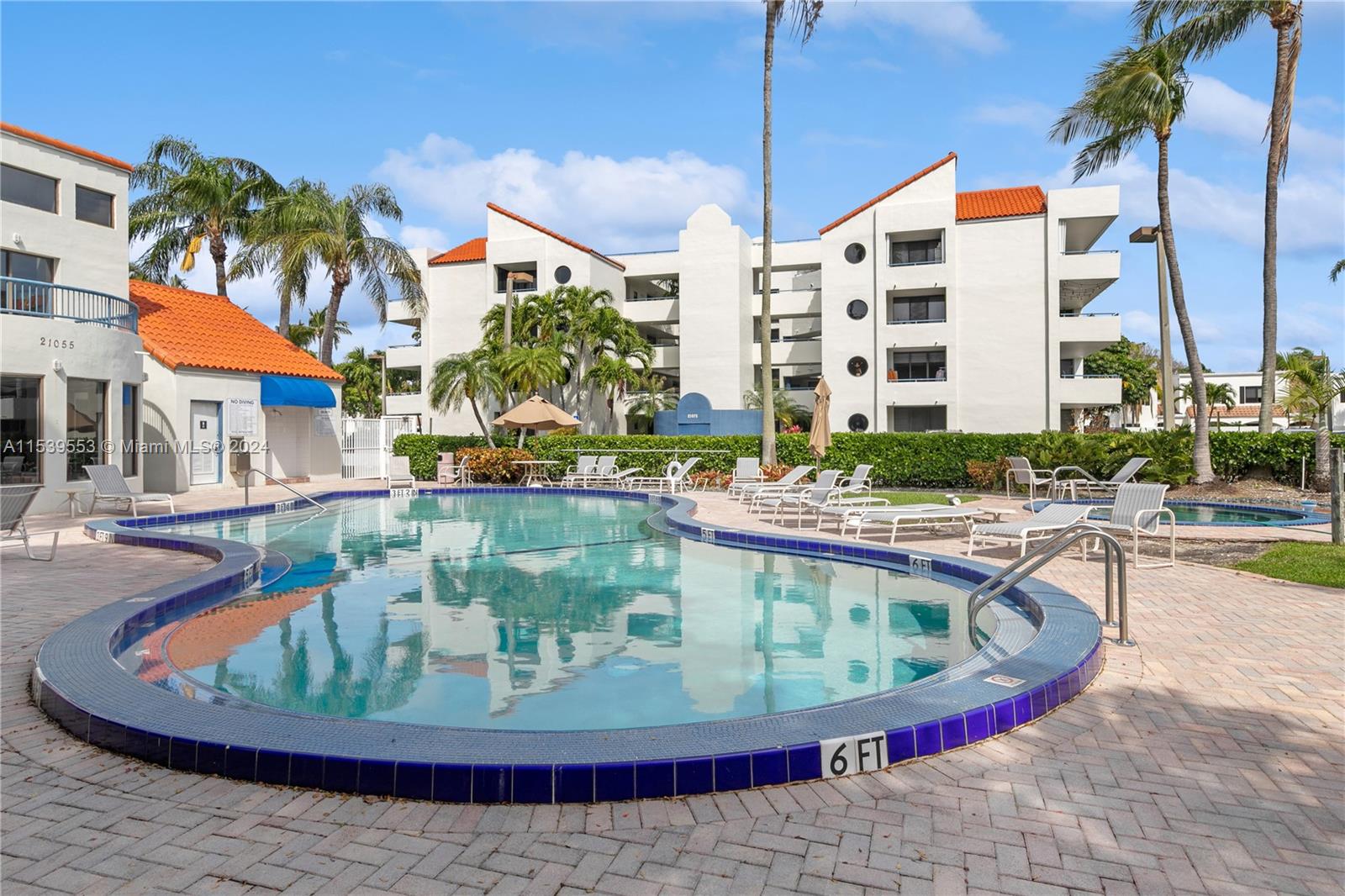 21085 NE 34th Ave 203-1, Aventura, Florida 33180, 2 Bedrooms Bedrooms, ,2 BathroomsBathrooms,Residential,For Sale,21085 NE 34th Ave 203-1,A11539553