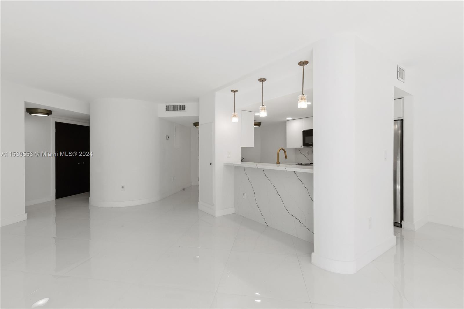 21085 NE 34th Ave 203-1, Aventura, Florida 33180, 2 Bedrooms Bedrooms, ,2 BathroomsBathrooms,Residential,For Sale,21085 NE 34th Ave 203-1,A11539553