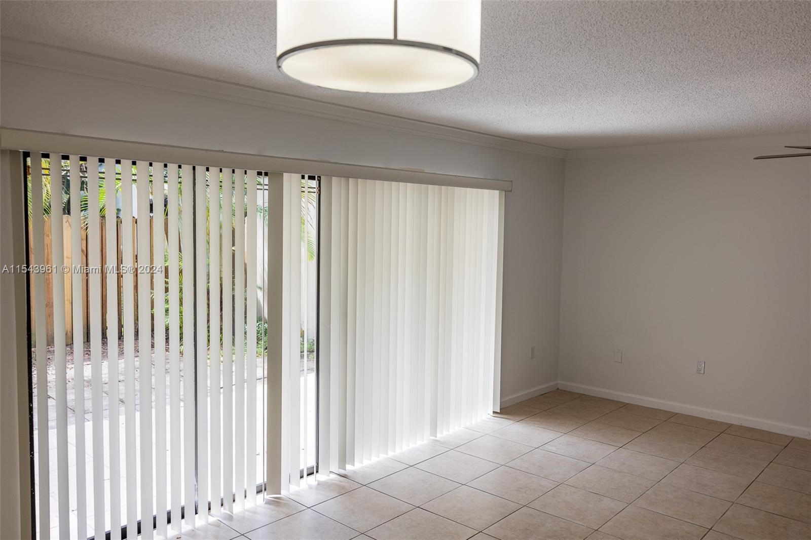 3326 Farragut St 6F, Hollywood, Florida 33021, 4 Bedrooms Bedrooms, ,2 BathroomsBathrooms,Residentiallease,For Rent,3326 Farragut St 6F,A11543961