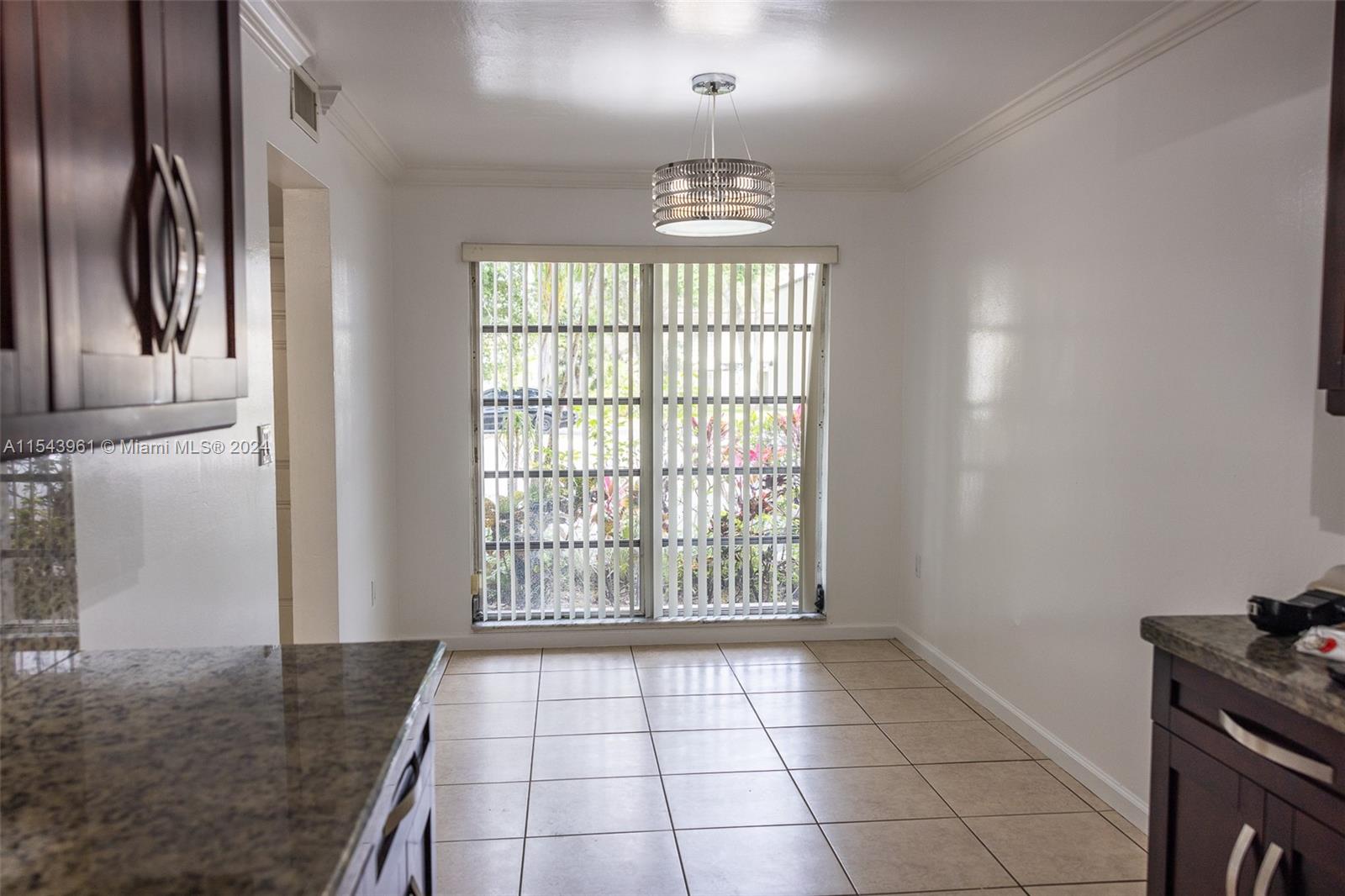 3326 Farragut St 6F, Hollywood, Florida 33021, 4 Bedrooms Bedrooms, ,2 BathroomsBathrooms,Residentiallease,For Rent,3326 Farragut St 6F,A11543961