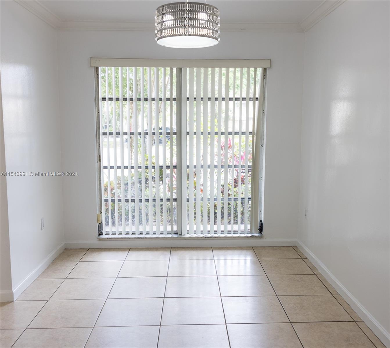3326 Farragut St 6F, Hollywood, Florida 33021, 4 Bedrooms Bedrooms, ,2 BathroomsBathrooms,Residentiallease,For Rent,3326 Farragut St 6F,A11543961