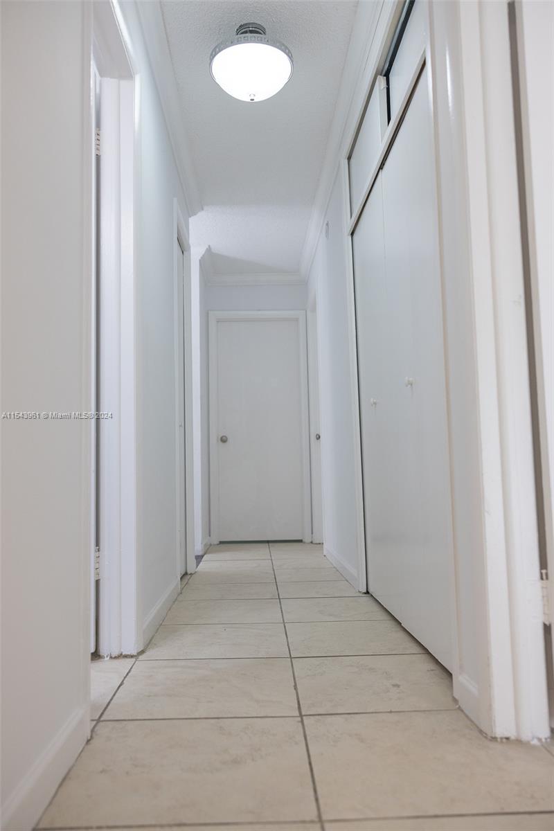 3326 Farragut St 6F, Hollywood, Florida 33021, 4 Bedrooms Bedrooms, ,2 BathroomsBathrooms,Residentiallease,For Rent,3326 Farragut St 6F,A11543961