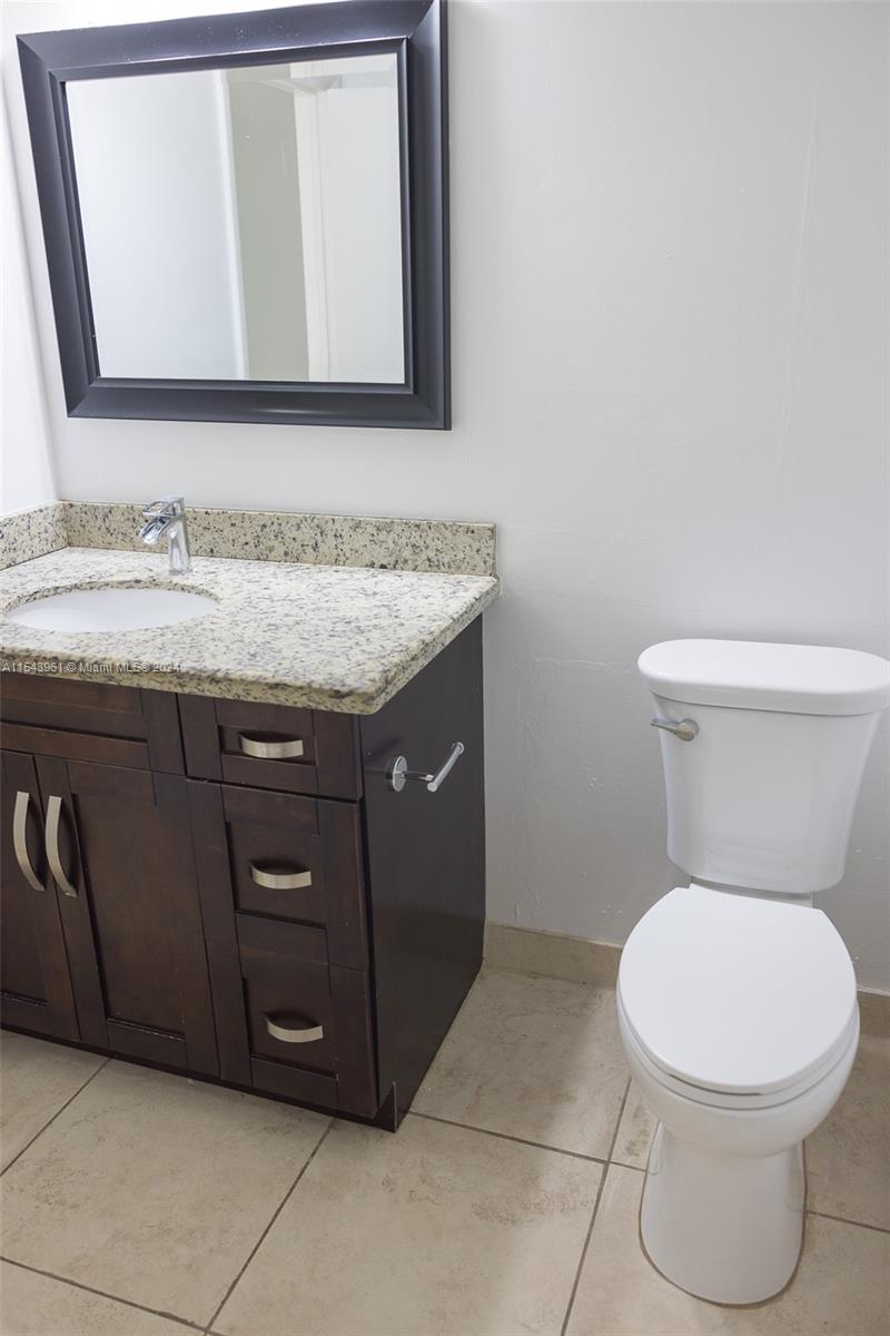 3326 Farragut St 6F, Hollywood, Florida 33021, 4 Bedrooms Bedrooms, ,2 BathroomsBathrooms,Residentiallease,For Rent,3326 Farragut St 6F,A11543961