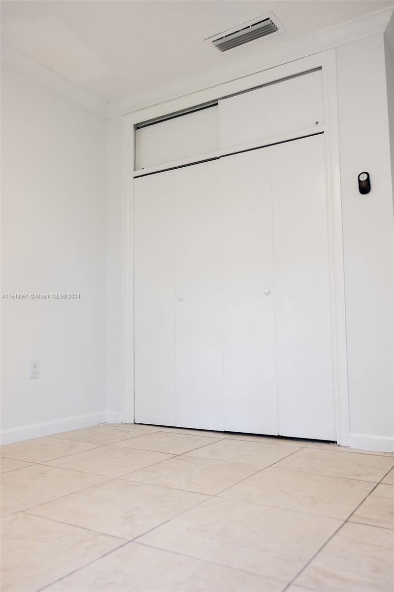 3326 Farragut St 6F, Hollywood, Florida 33021, 4 Bedrooms Bedrooms, ,2 BathroomsBathrooms,Residentiallease,For Rent,3326 Farragut St 6F,A11543961