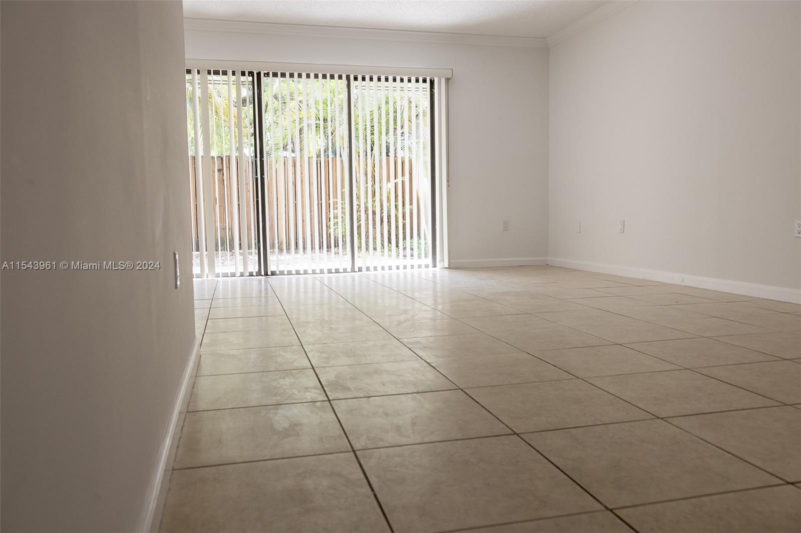 3326 Farragut St 6F, Hollywood, Florida 33021, 4 Bedrooms Bedrooms, ,2 BathroomsBathrooms,Residentiallease,For Rent,3326 Farragut St 6F,A11543961