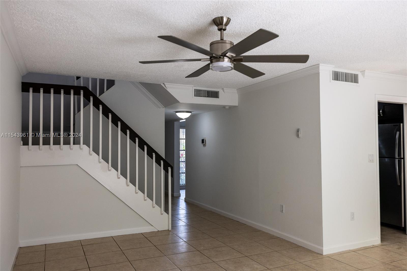 3326 Farragut St 6F, Hollywood, Florida 33021, 4 Bedrooms Bedrooms, ,2 BathroomsBathrooms,Residentiallease,For Rent,3326 Farragut St 6F,A11543961