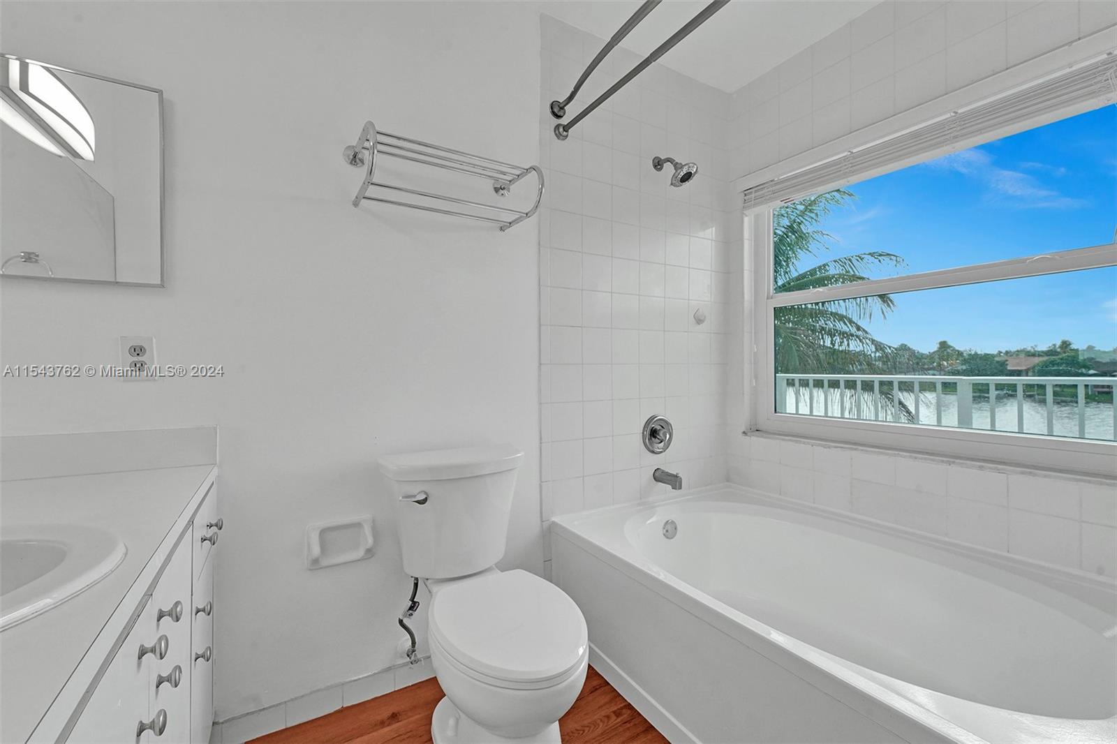 6980 NW 173rd Dr 608, Hialeah, Florida 33015, 2 Bedrooms Bedrooms, ,2 BathroomsBathrooms,Residentiallease,For Rent,6980 NW 173rd Dr 608,A11543762