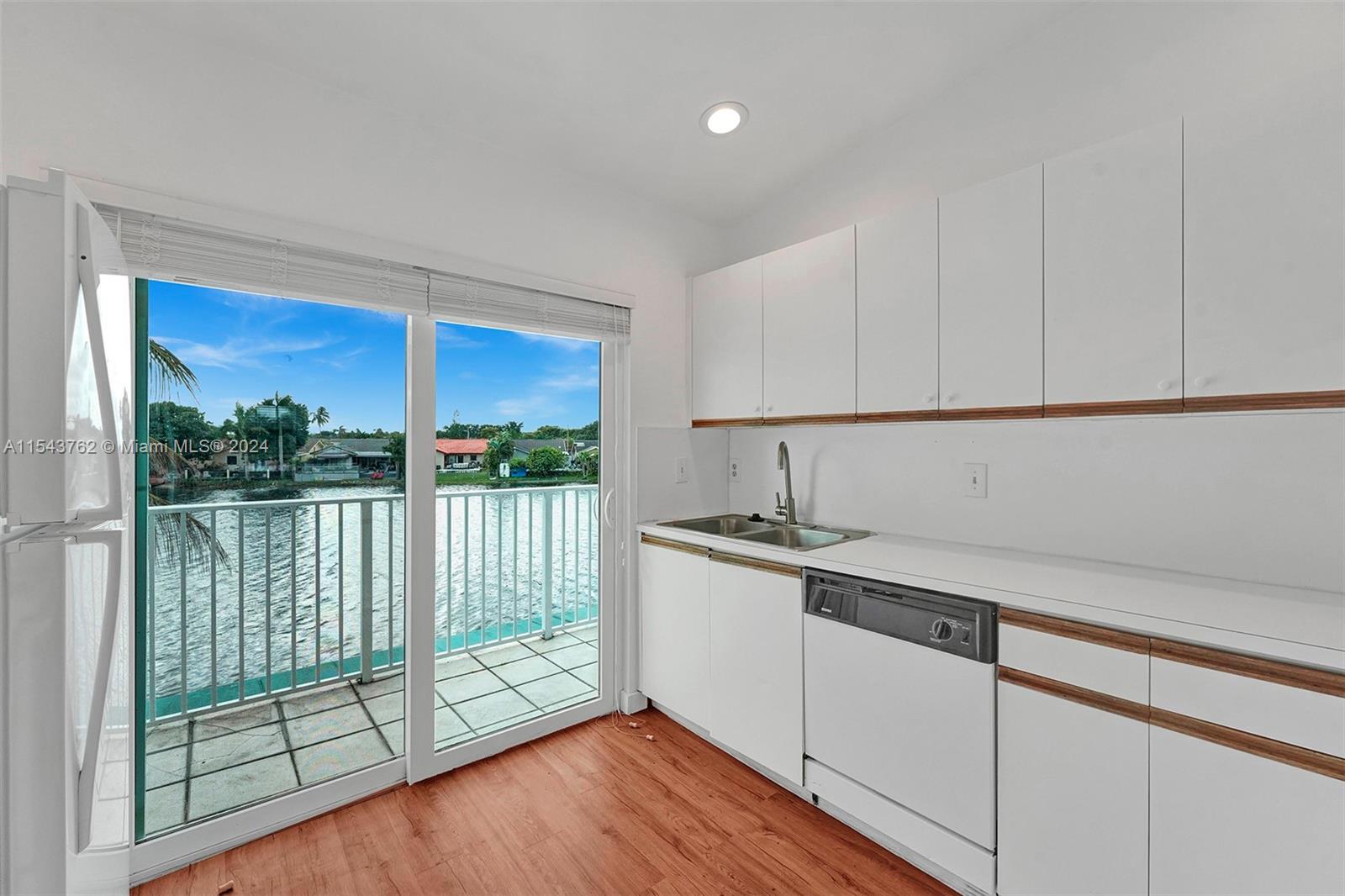 6980 NW 173rd Dr 608, Hialeah, Florida 33015, 2 Bedrooms Bedrooms, ,2 BathroomsBathrooms,Residentiallease,For Rent,6980 NW 173rd Dr 608,A11543762