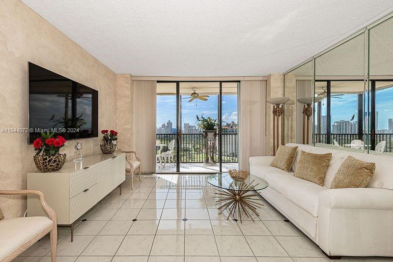 20379 W Country Club Dr 2135, Aventura, Florida 33180, 1 Bedroom Bedrooms, ,1 BathroomBathrooms,Residential,For Sale,20379 W Country Club Dr 2135,A11544072