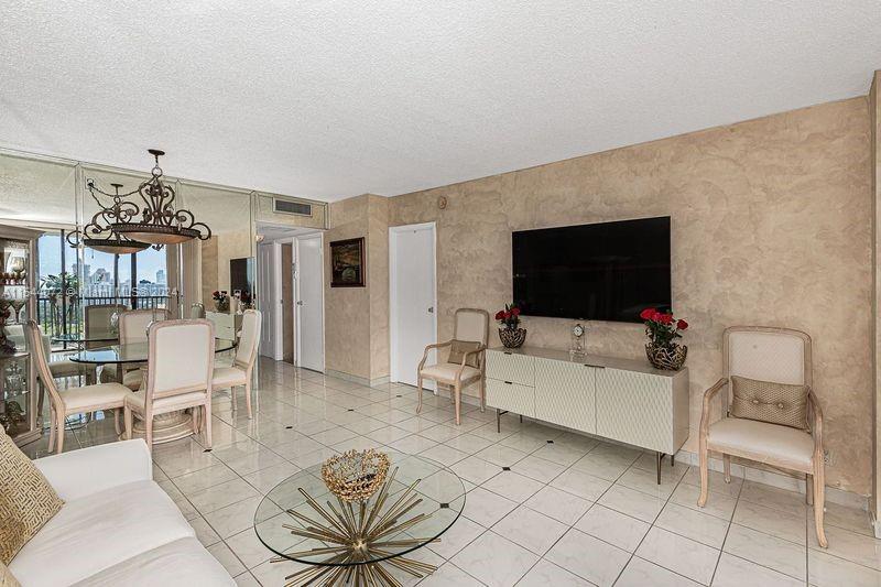 20379 W Country Club Dr 2135, Aventura, Florida 33180, 1 Bedroom Bedrooms, ,1 BathroomBathrooms,Residential,For Sale,20379 W Country Club Dr 2135,A11544072