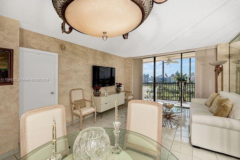 20379 W Country Club Dr 2135, Aventura, Florida 33180, 1 Bedroom Bedrooms, ,1 BathroomBathrooms,Residential,For Sale,20379 W Country Club Dr 2135,A11544072