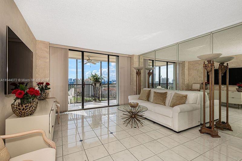 20379 W Country Club Dr 2135, Aventura, Florida 33180, 1 Bedroom Bedrooms, ,1 BathroomBathrooms,Residential,For Sale,20379 W Country Club Dr 2135,A11544072