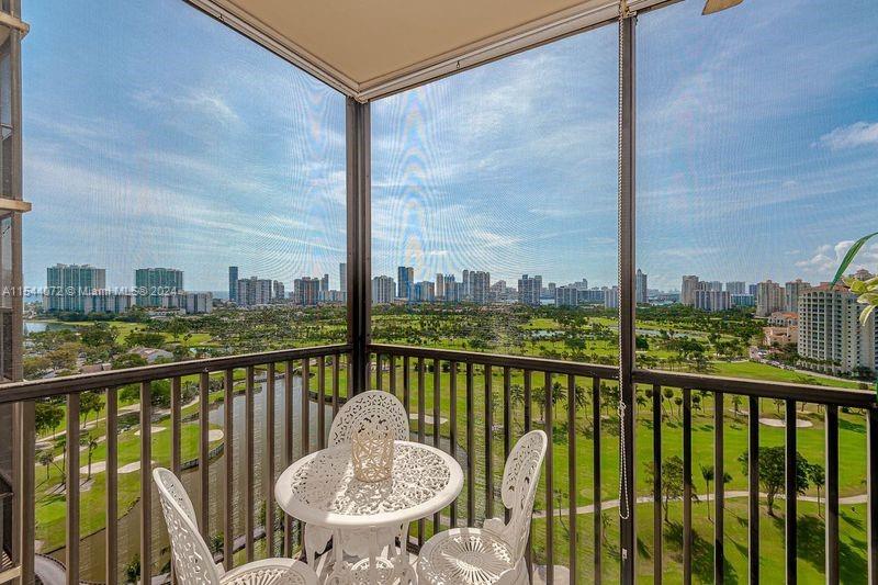 20379 W Country Club Dr 2135, Aventura, Florida 33180, 1 Bedroom Bedrooms, ,1 BathroomBathrooms,Residential,For Sale,20379 W Country Club Dr 2135,A11544072