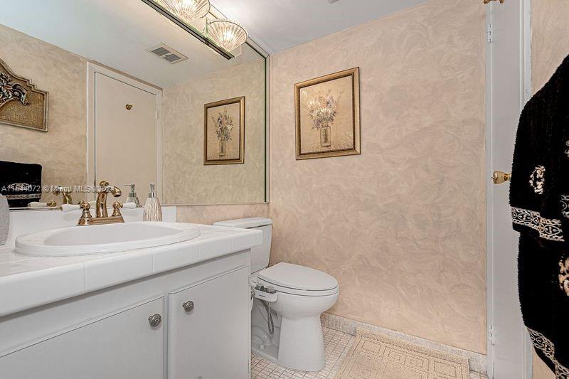 20379 W Country Club Dr 2135, Aventura, Florida 33180, 1 Bedroom Bedrooms, ,1 BathroomBathrooms,Residential,For Sale,20379 W Country Club Dr 2135,A11544072