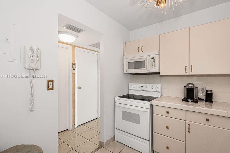 20379 W Country Club Dr 2135, Aventura, Florida 33180, 1 Bedroom Bedrooms, ,1 BathroomBathrooms,Residential,For Sale,20379 W Country Club Dr 2135,A11544072