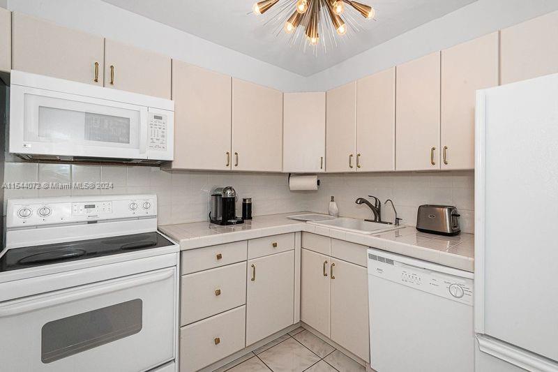 20379 W Country Club Dr 2135, Aventura, Florida 33180, 1 Bedroom Bedrooms, ,1 BathroomBathrooms,Residential,For Sale,20379 W Country Club Dr 2135,A11544072