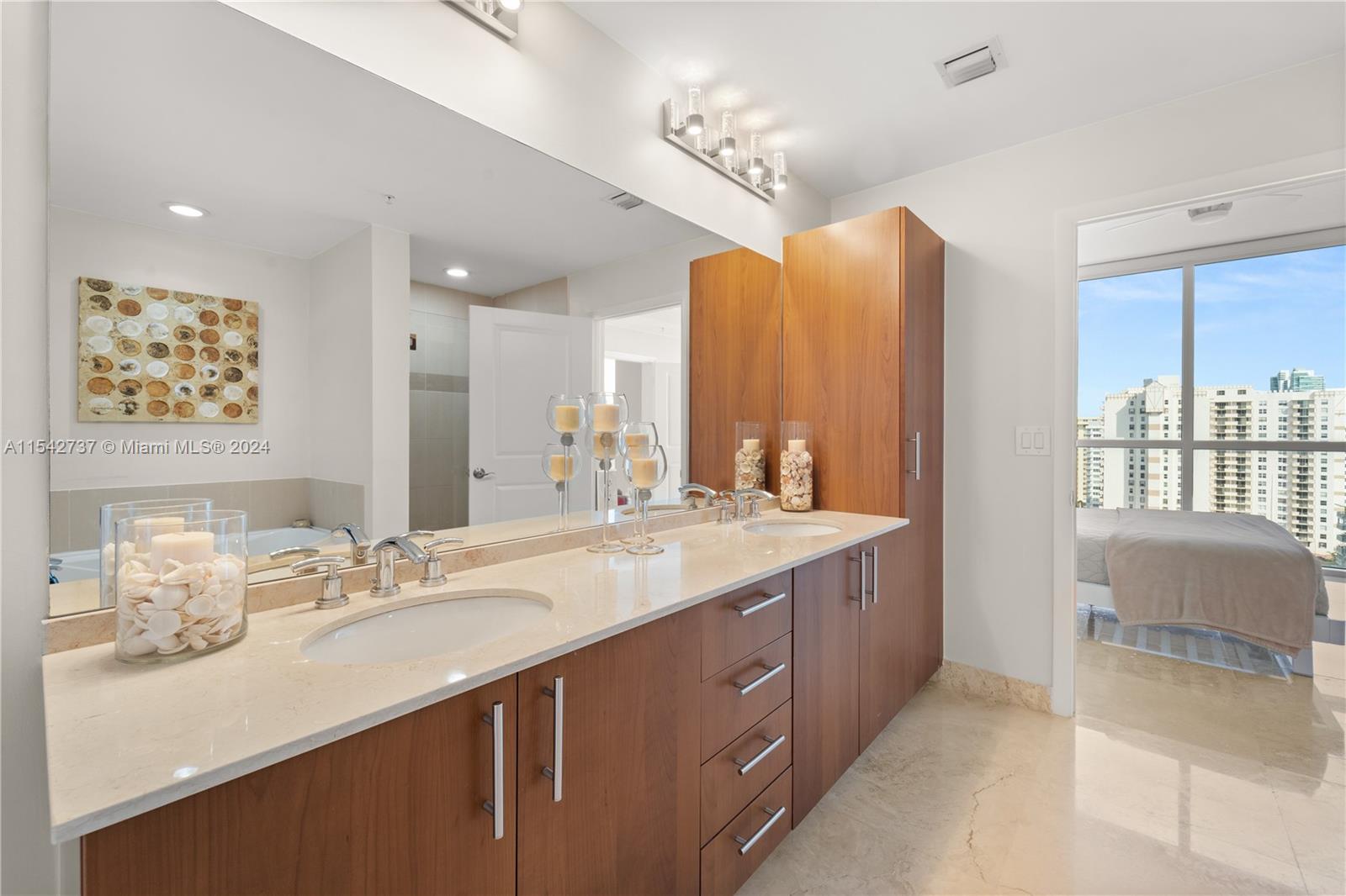 1945 S Ocean Dr 1409, Hallandale Beach, Florida 33009, 2 Bedrooms Bedrooms, ,2 BathroomsBathrooms,Residential,For Sale,1945 S Ocean Dr 1409,A11542737