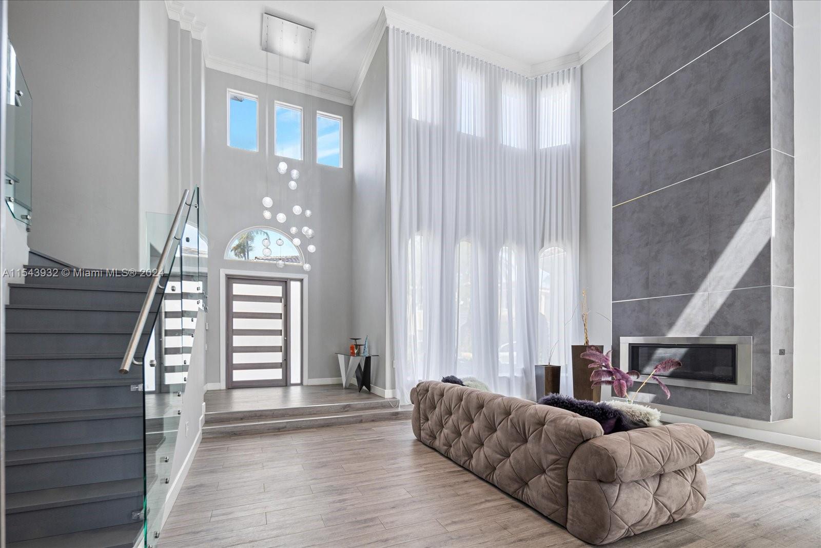 992 Sanibel Dr, Hollywood, Florida 33019, 6 Bedrooms Bedrooms, ,5 BathroomsBathrooms,Residential,For Sale,992 Sanibel Dr,A11543932