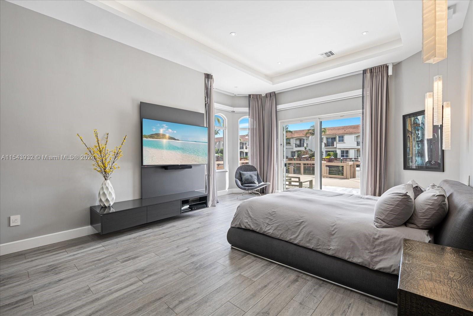 992 Sanibel Dr, Hollywood, Florida 33019, 6 Bedrooms Bedrooms, ,5 BathroomsBathrooms,Residential,For Sale,992 Sanibel Dr,A11543932