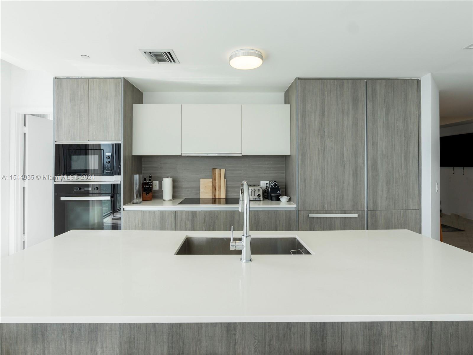 2900 NE 7th Ave 3907, Miami, Florida 33137, 3 Bedrooms Bedrooms, ,4 BathroomsBathrooms,Residentiallease,For Rent,2900 NE 7th Ave 3907,A11544035