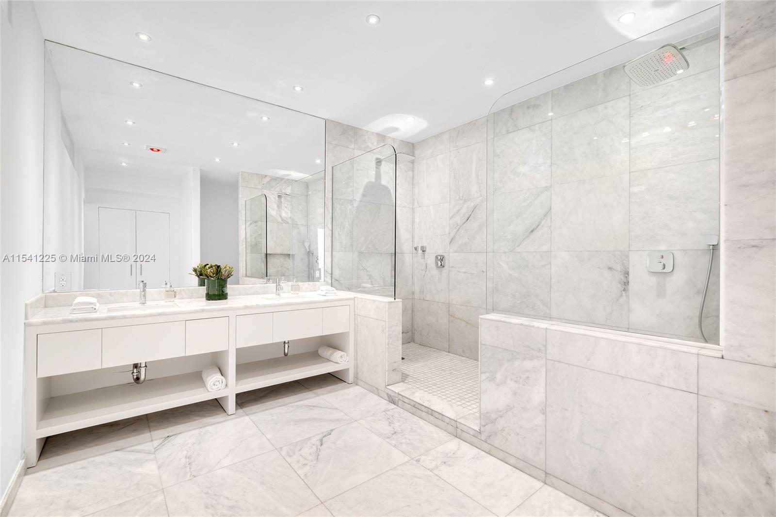 4512 Fisher Island Dr 4512, Miami Beach, Florida 33109, 4 Bedrooms Bedrooms, ,4 BathroomsBathrooms,Residential,For Sale,4512 Fisher Island Dr 4512,A11541225