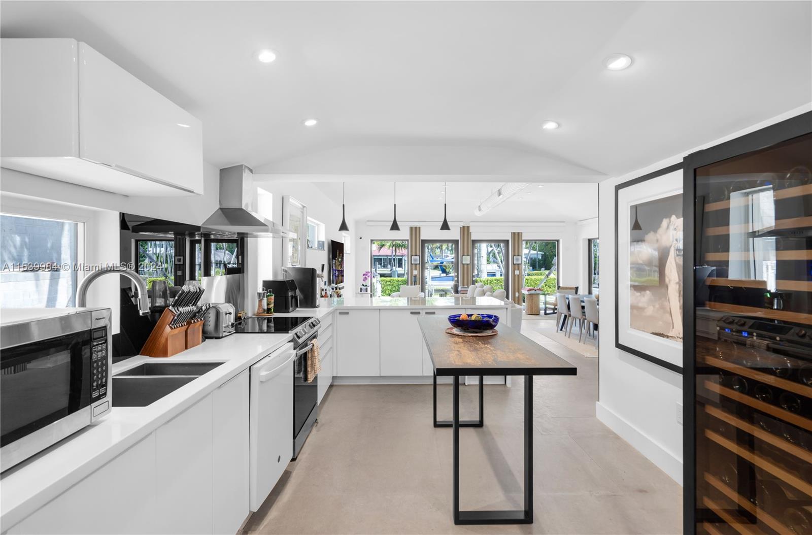 935 NE 75th St, Miami, Florida 33138, 3 Bedrooms Bedrooms, ,4 BathroomsBathrooms,Residentiallease,For Rent,935 NE 75th St,A11539984