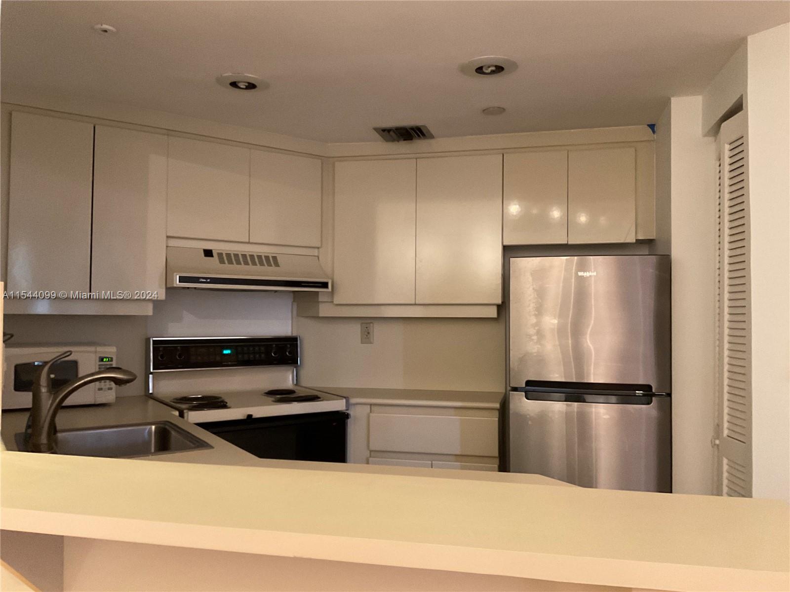 4000 Island Blvd, Aventura, FL, 33160 United States, 1 Bedroom Bedrooms, ,1 BathroomBathrooms,Residential,For Sale,Island Blvd,A11544099