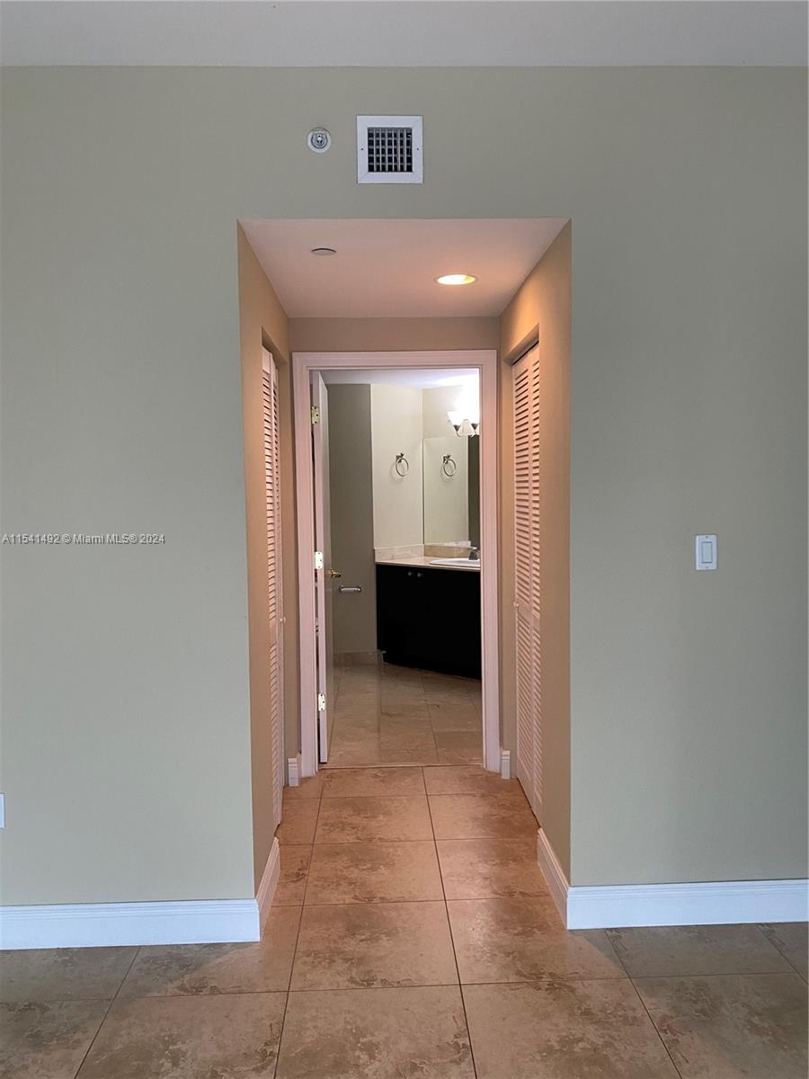 4100 Salzedo St 513, Coral Gables, Florida 33146, 2 Bedrooms Bedrooms, ,2 BathroomsBathrooms,Residential,For Sale,4100 Salzedo St 513,A11541492