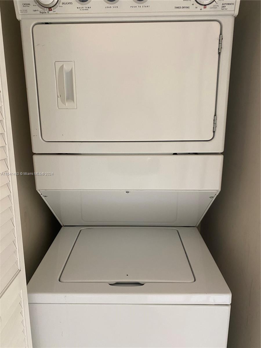 4100 Salzedo St 513, Coral Gables, Florida 33146, 2 Bedrooms Bedrooms, ,2 BathroomsBathrooms,Residential,For Sale,4100 Salzedo St 513,A11541492