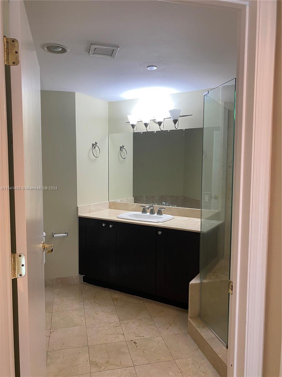 4100 Salzedo St 513, Coral Gables, Florida 33146, 2 Bedrooms Bedrooms, ,2 BathroomsBathrooms,Residential,For Sale,4100 Salzedo St 513,A11541492