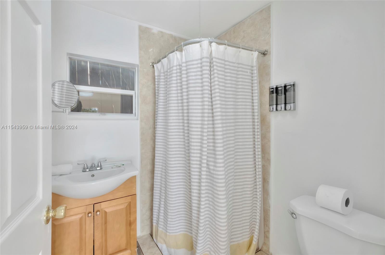 Miami, Florida 33127, 6 Bedrooms Bedrooms, ,3 BathroomsBathrooms,Residential,For Sale,A11543959