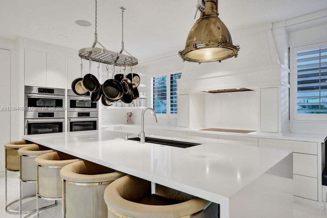 1000 Venetian Way, Miami, FL, 33139 United States, 4 Bedrooms Bedrooms, ,3 BathroomsBathrooms,Residential,For Sale,Venetian Way,A11536468