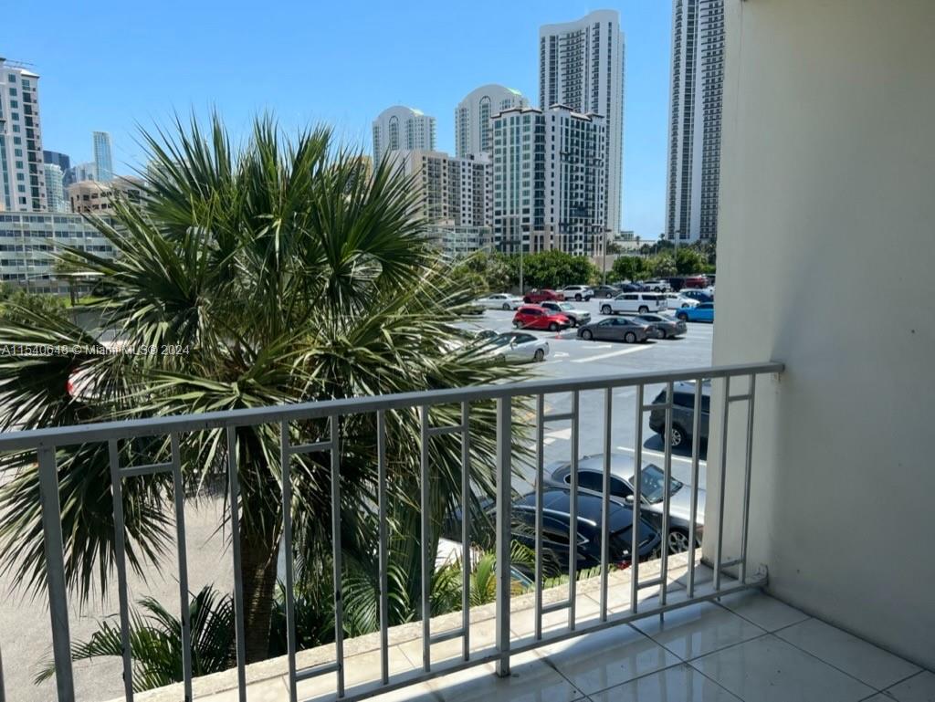 300 Bayview Dr, Sunny Isles Beach, FL, 33160 United States, 2 Bedrooms Bedrooms, ,2 BathroomsBathrooms,Residential,For Sale,Bayview Dr,A11540648