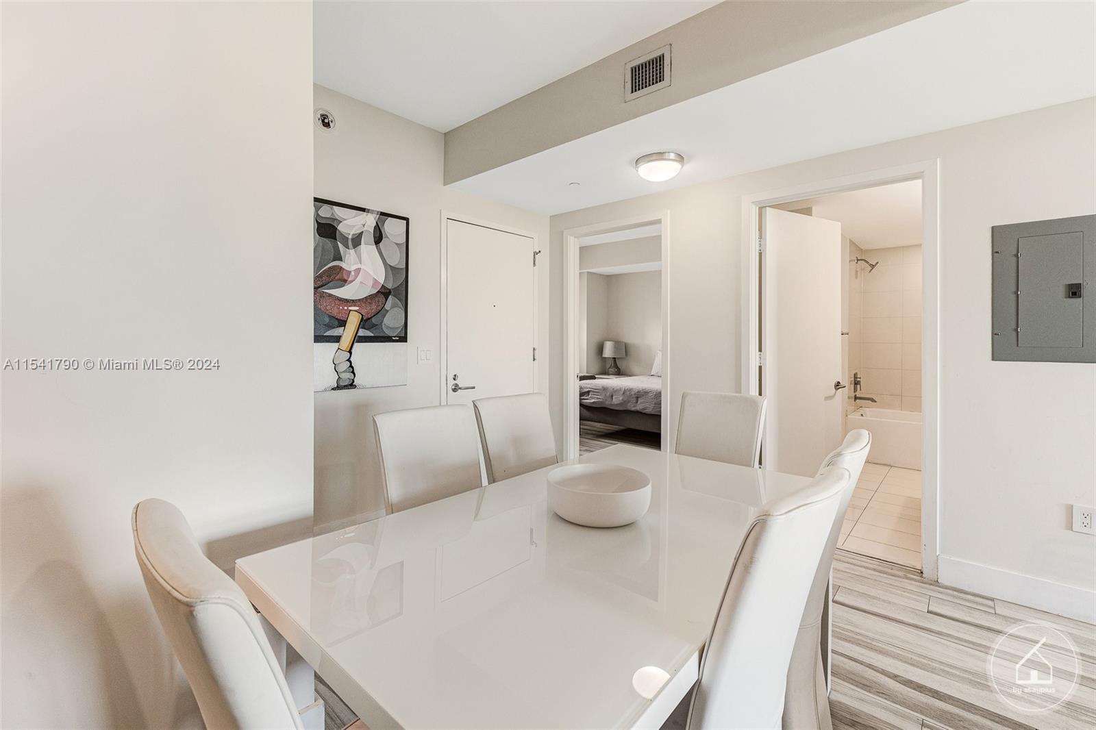 460 NE 28th st 1707, Miami, Florida 33137, 2 Bedrooms Bedrooms, ,2 BathroomsBathrooms,Residentiallease,For Rent,460 NE 28th st 1707,A11541790