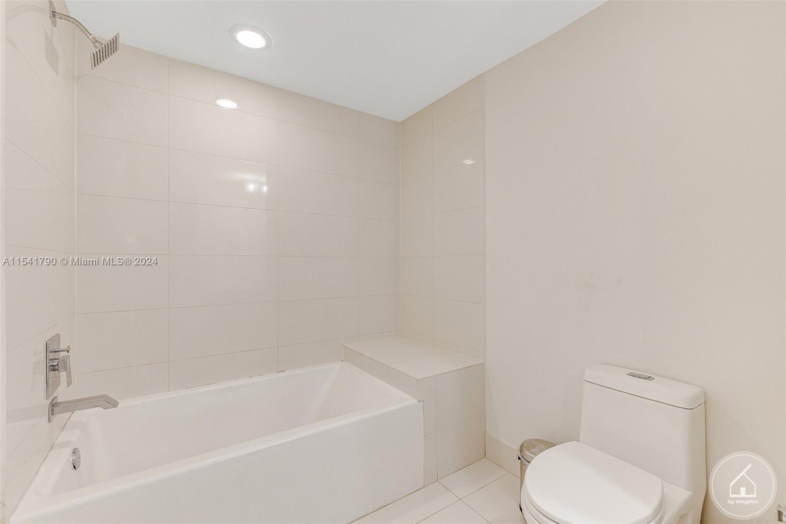 460 NE 28th st 1707, Miami, Florida 33137, 2 Bedrooms Bedrooms, ,2 BathroomsBathrooms,Residentiallease,For Rent,460 NE 28th st 1707,A11541790