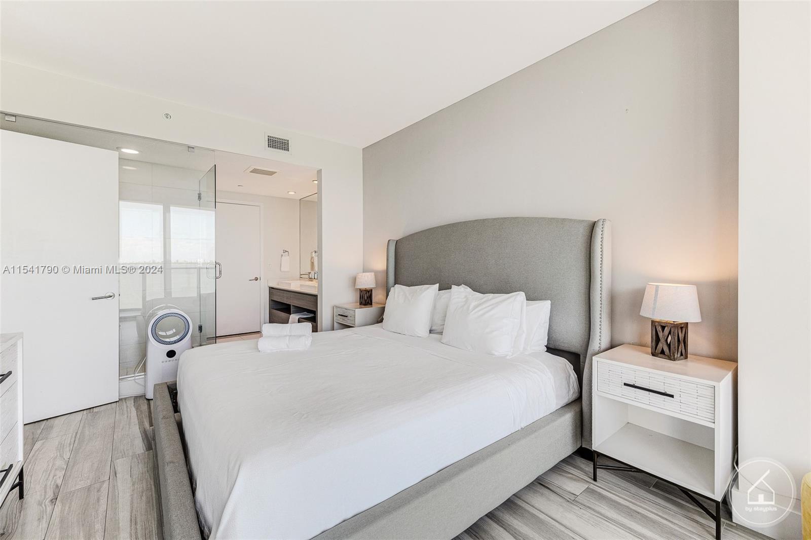 460 NE 28th st 1707, Miami, Florida 33137, 2 Bedrooms Bedrooms, ,2 BathroomsBathrooms,Residentiallease,For Rent,460 NE 28th st 1707,A11541790