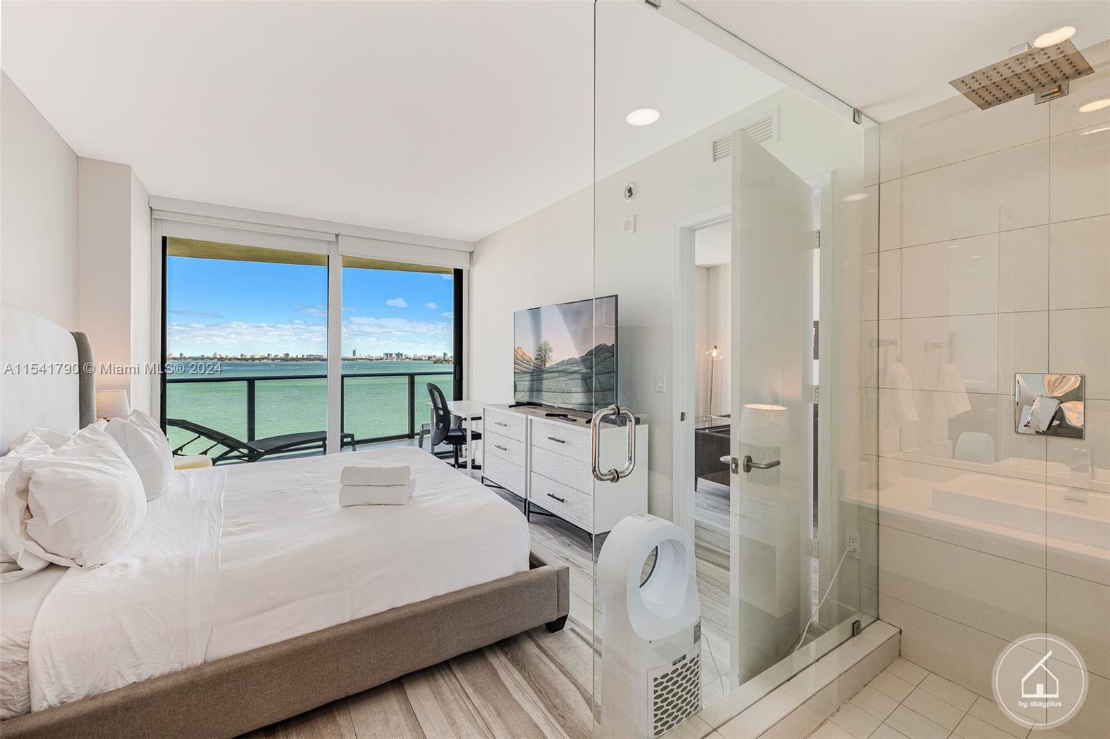 460 NE 28th st 1707, Miami, Florida 33137, 2 Bedrooms Bedrooms, ,2 BathroomsBathrooms,Residentiallease,For Rent,460 NE 28th st 1707,A11541790