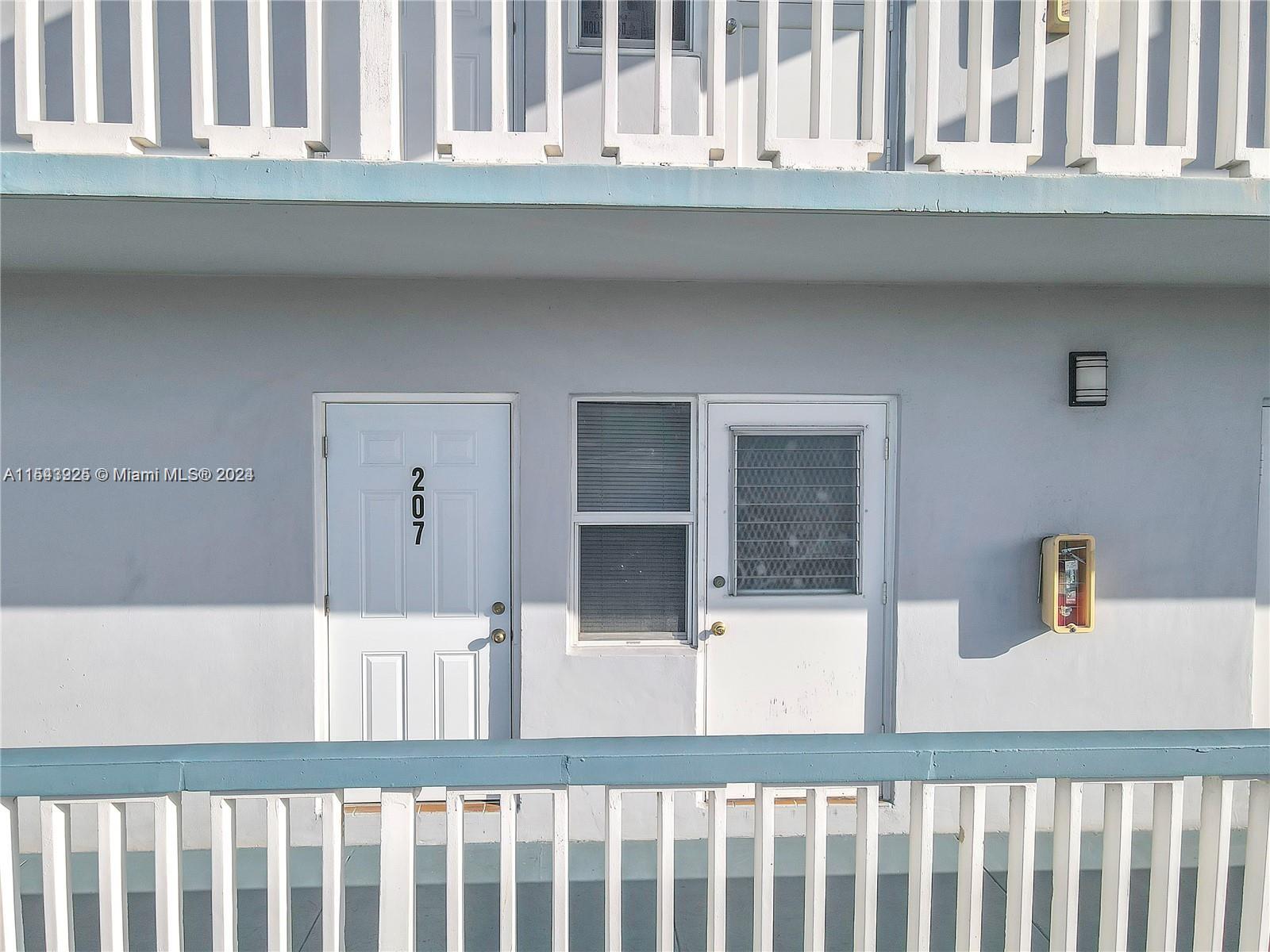 2223 Park Ln 207, Hollywood, Florida 33021, 1 Bedroom Bedrooms, ,1 BathroomBathrooms,Residential,For Sale,2223 Park Ln 207,A11543925