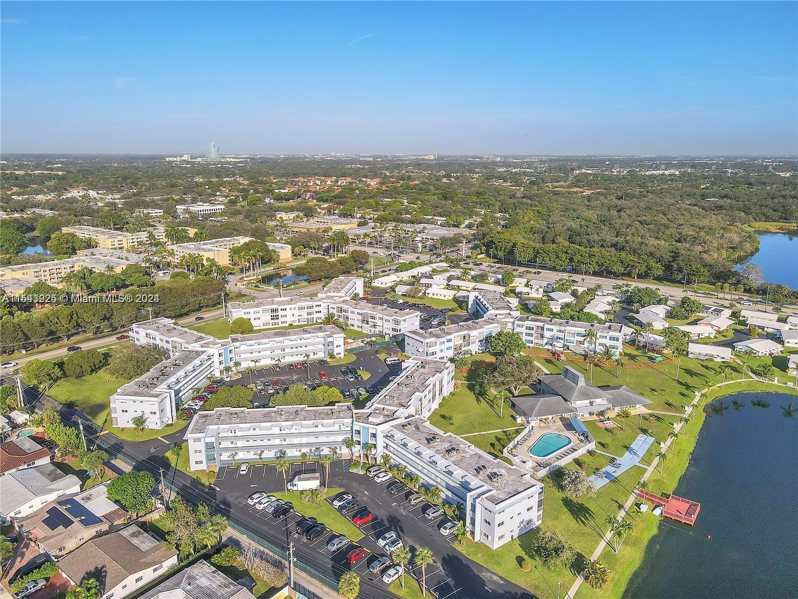 2223 Park Ln 207, Hollywood, Florida 33021, 1 Bedroom Bedrooms, ,1 BathroomBathrooms,Residential,For Sale,2223 Park Ln 207,A11543925