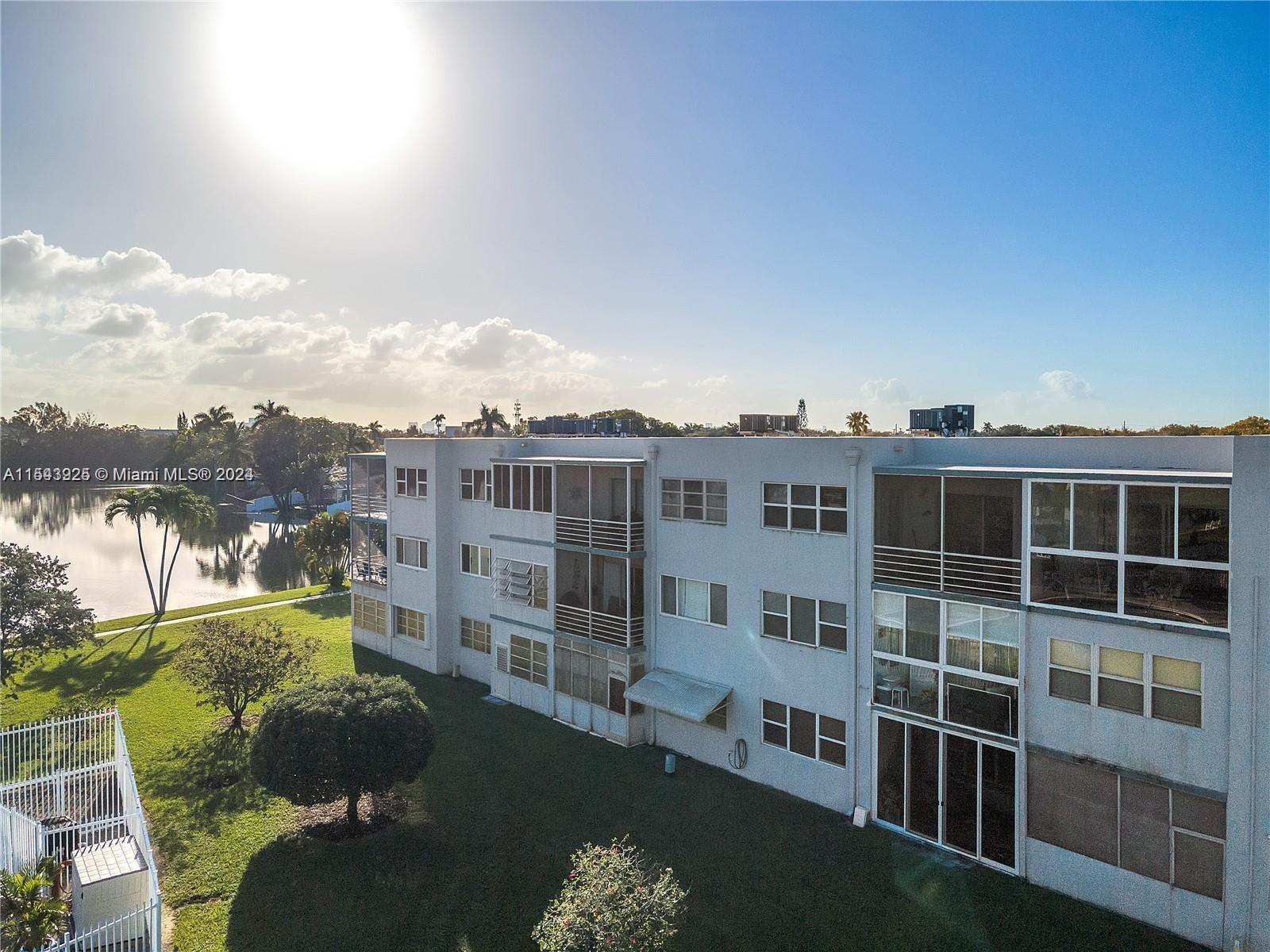 2223 Park Ln 207, Hollywood, Florida 33021, 1 Bedroom Bedrooms, ,1 BathroomBathrooms,Residential,For Sale,2223 Park Ln 207,A11543925