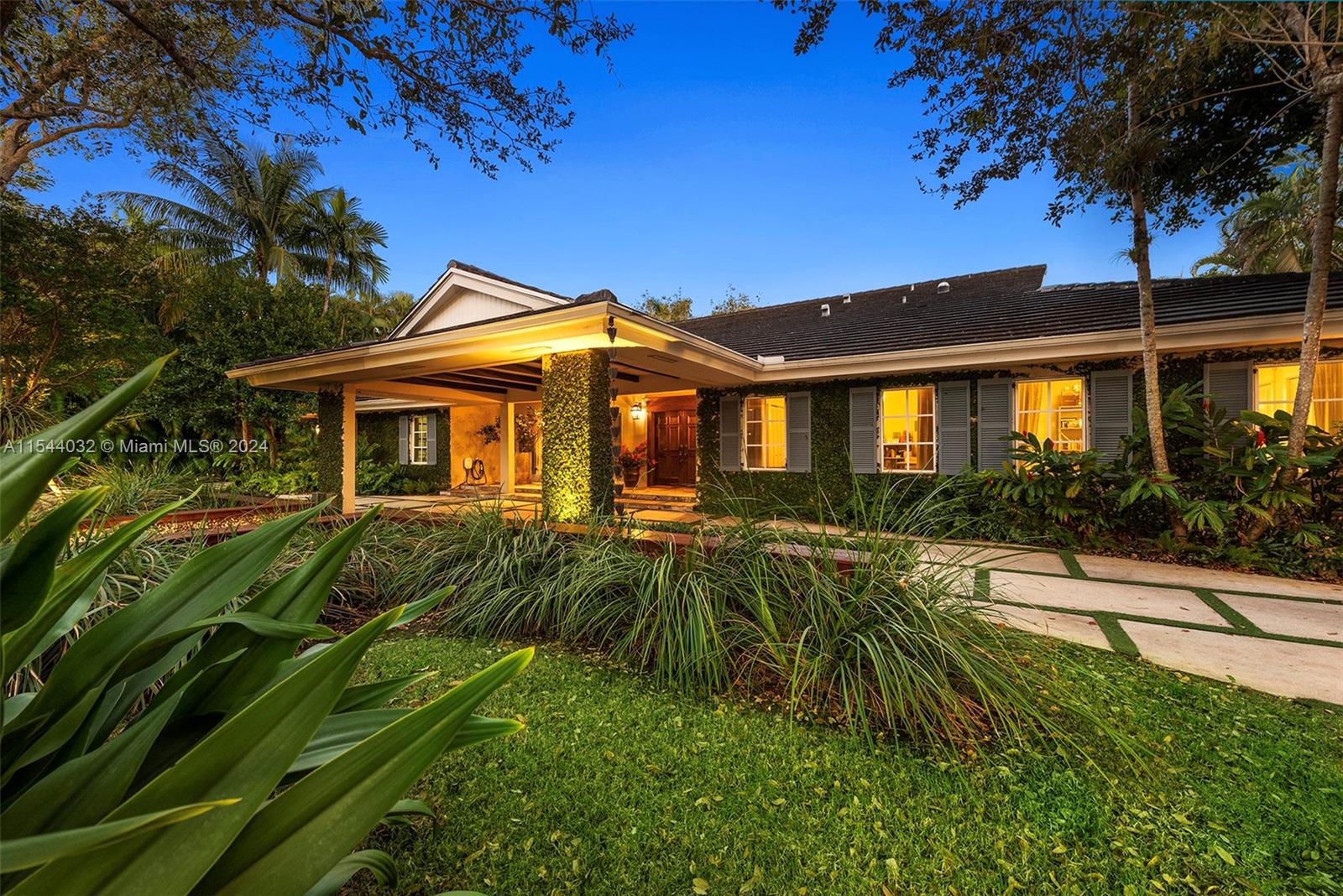 7333 Vistalmar St, Coral Gables, FL, 33143 United States, 6 Bedrooms Bedrooms, ,6 BathroomsBathrooms,Residential,For Sale,Vistalmar St,A11544032