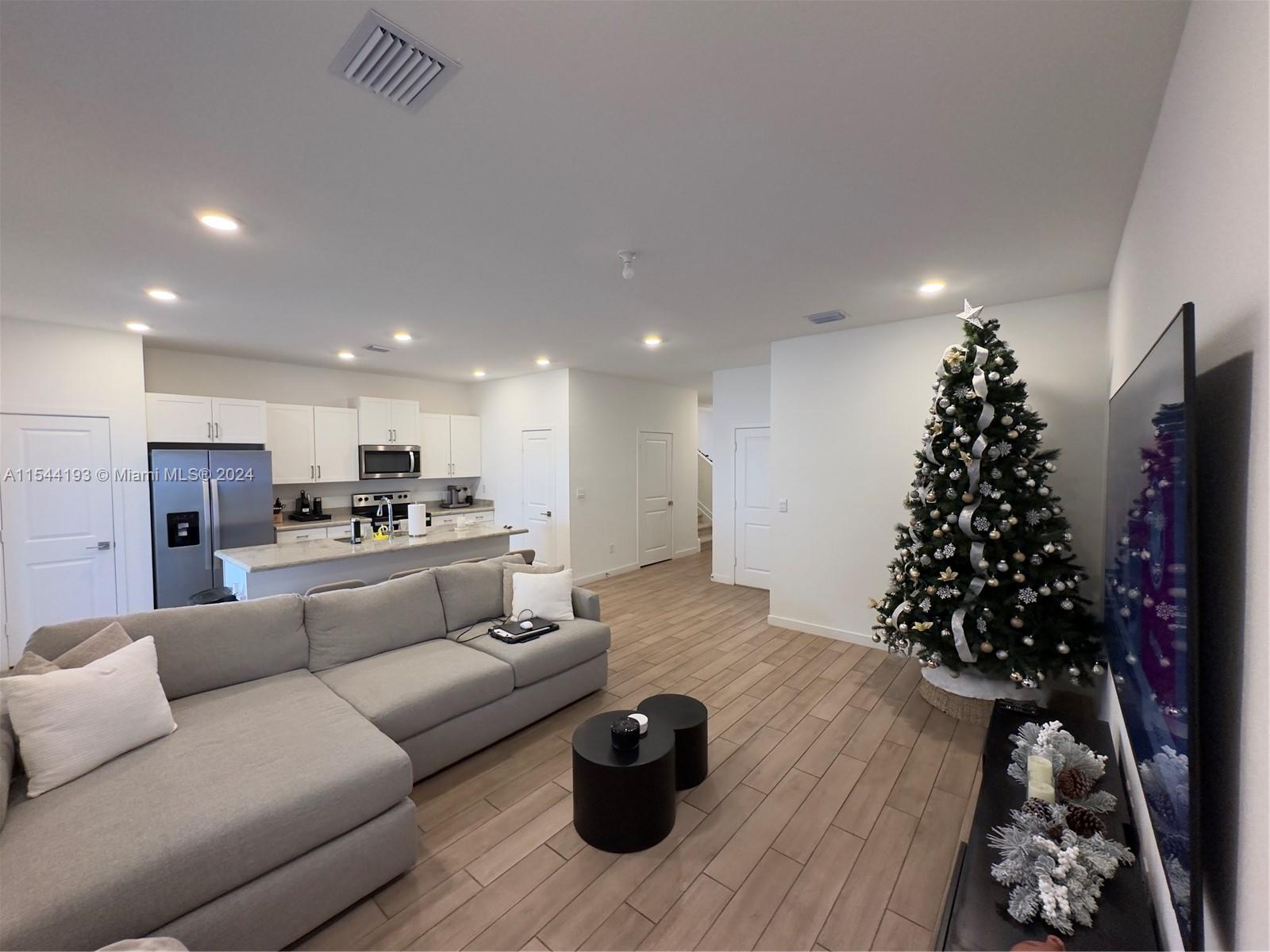 1842 SE 7th Ter 1842, Homestead, Florida 33034, 4 Bedrooms Bedrooms, ,2 BathroomsBathrooms,Residentiallease,For Rent,1842 SE 7th Ter 1842,A11544193