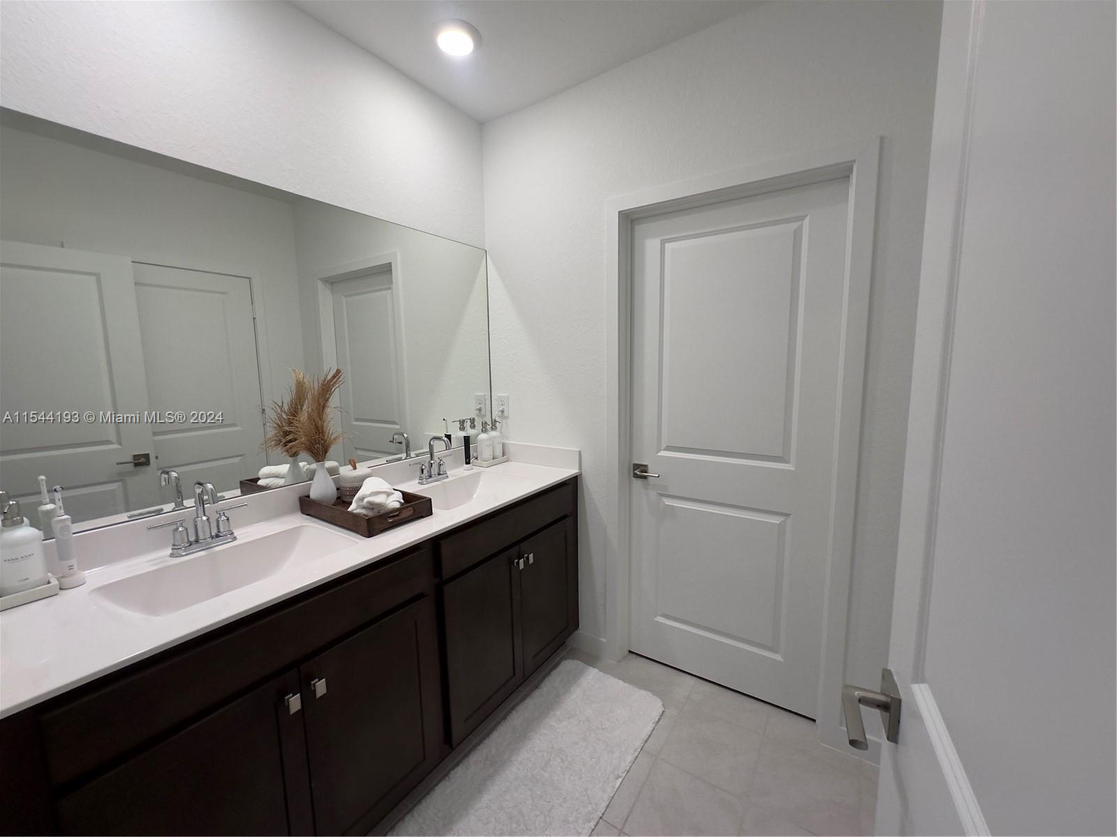 1842 SE 7th Ter 1842, Homestead, Florida 33034, 4 Bedrooms Bedrooms, ,2 BathroomsBathrooms,Residentiallease,For Rent,1842 SE 7th Ter 1842,A11544193