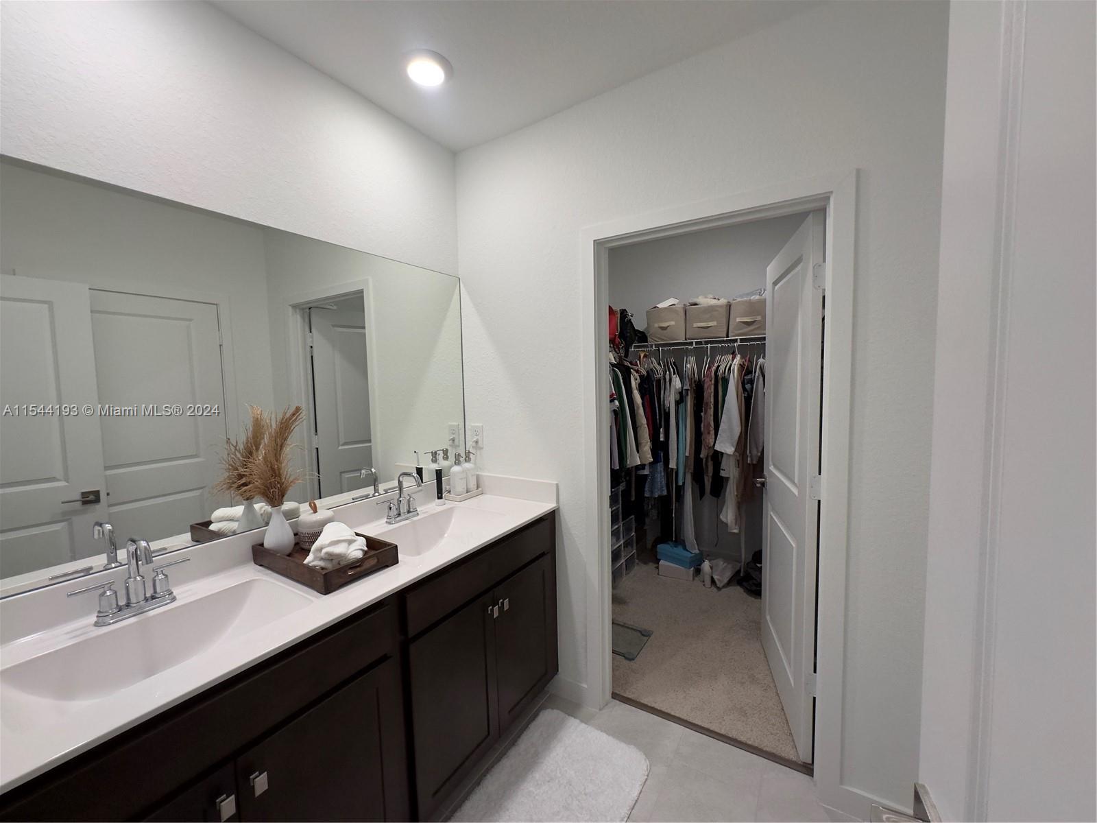 1842 SE 7th Ter 1842, Homestead, Florida 33034, 4 Bedrooms Bedrooms, ,2 BathroomsBathrooms,Residentiallease,For Rent,1842 SE 7th Ter 1842,A11544193