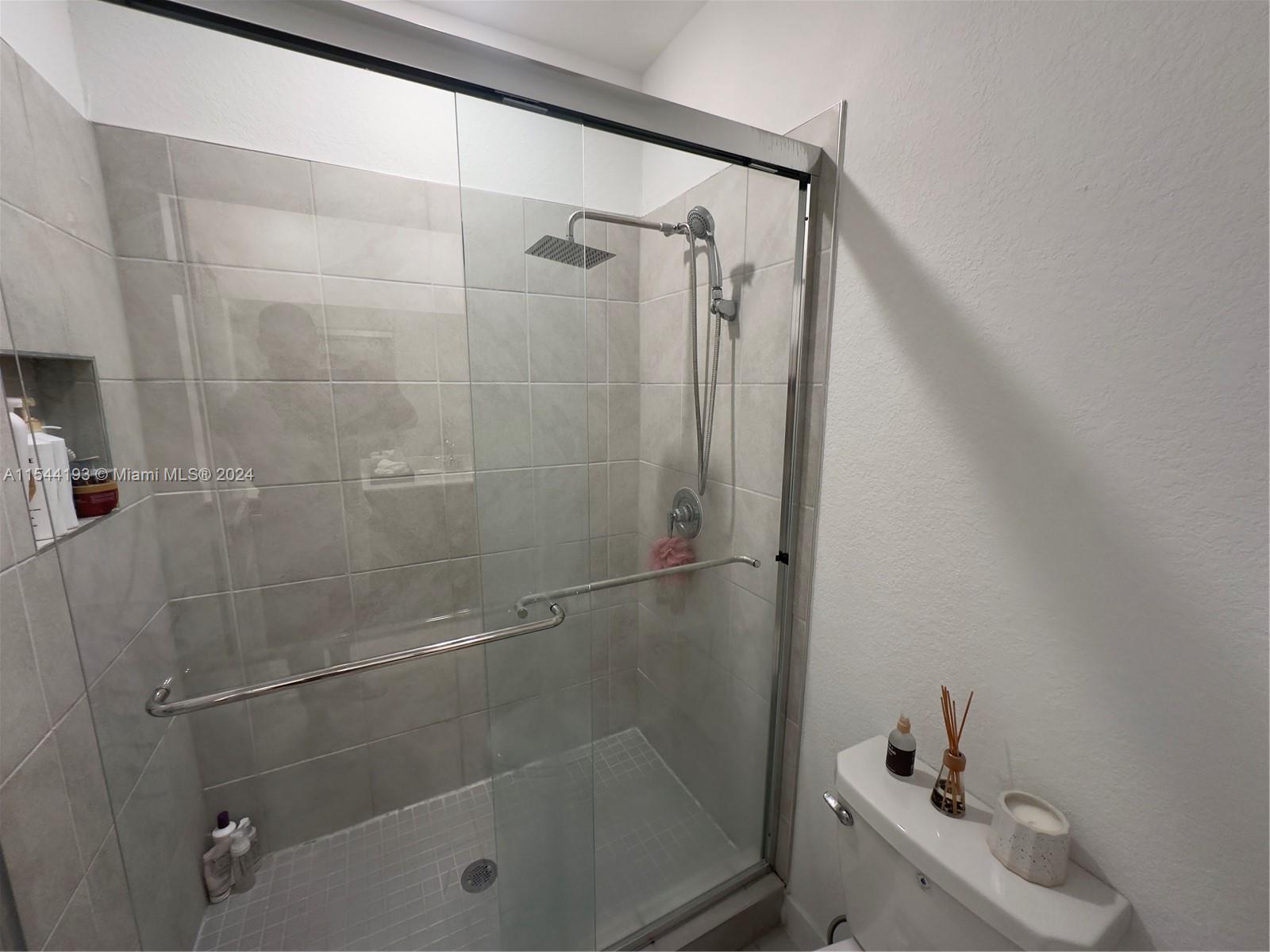 1842 SE 7th Ter 1842, Homestead, Florida 33034, 4 Bedrooms Bedrooms, ,2 BathroomsBathrooms,Residentiallease,For Rent,1842 SE 7th Ter 1842,A11544193