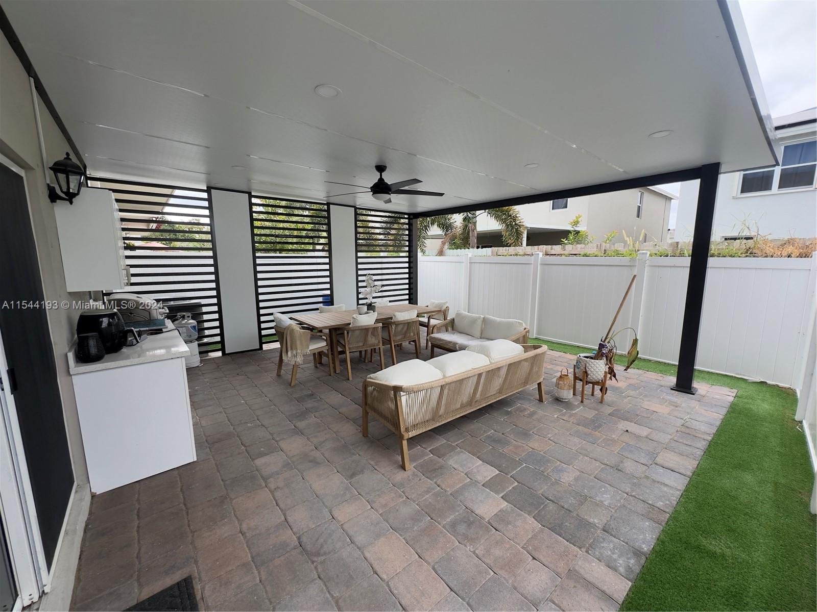 1842 SE 7th Ter 1842, Homestead, Florida 33034, 4 Bedrooms Bedrooms, ,2 BathroomsBathrooms,Residentiallease,For Rent,1842 SE 7th Ter 1842,A11544193