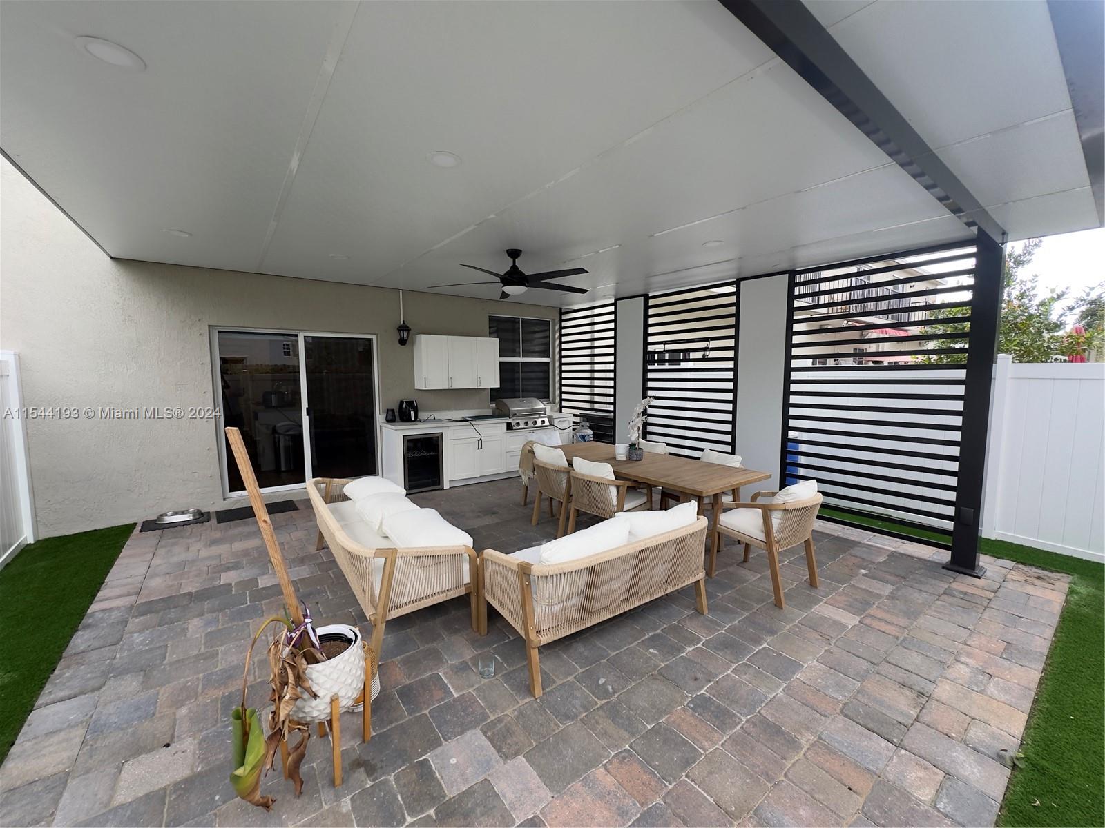 1842 SE 7th Ter 1842, Homestead, Florida 33034, 4 Bedrooms Bedrooms, ,2 BathroomsBathrooms,Residentiallease,For Rent,1842 SE 7th Ter 1842,A11544193